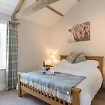 Abraham's Tatil Evi Low Eskcleth