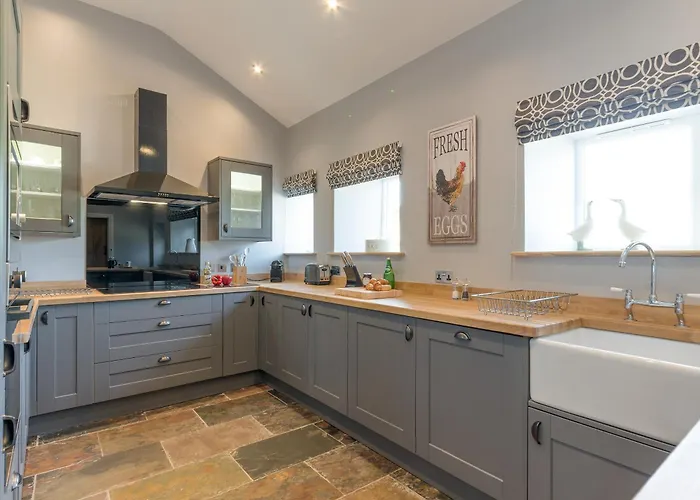 Abraham's * Low Eskcleth